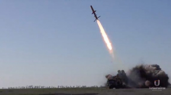 Видео дня: яркие кадры успешного испытания комплекса крылатых ракет "Нептун"