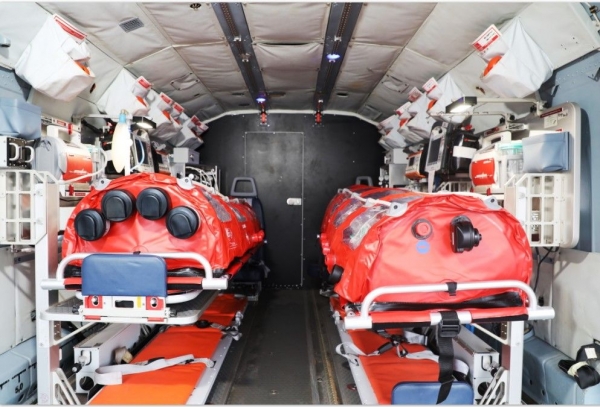Спасатели показали спецвертолет для перевозки больных коронавирусом