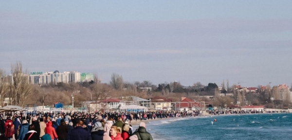 Аншлаг у моря: на выходных в Одессе было по-летнему людно и тепло