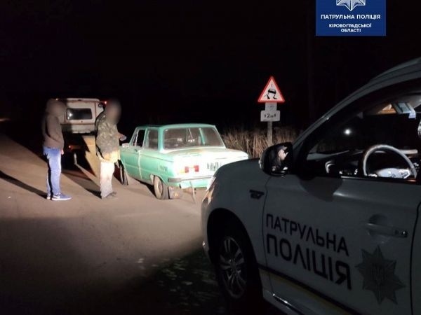 В Днепропетровской области задержали вооруженную банду, а в Одессе под грузовиком взорвался фугас