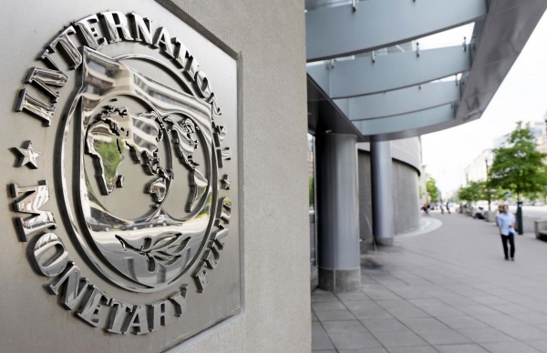 Зеленский хочет просить МВФ и международных партнеров о финпомощи для преодоления последствий коронавируса