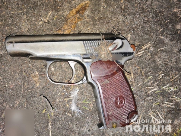 Под Киевом мужчина подстрелил полицейского и избил еще двоих