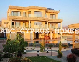 Власти Кипра ускорят выдачу гражданства инвесторам для спасения экономики