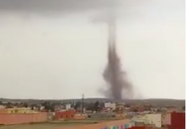 В Марокко два крупных торнадо пронеслись возле жилых кварталов