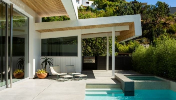 Джейсон Стейтем продаёт реновированный дом в Лос-Анджелесе