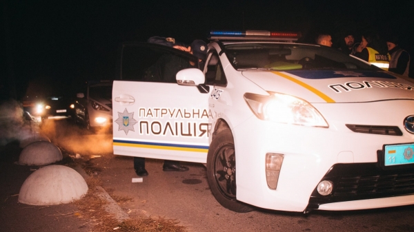 Под Киевом мужчина подстрелил полицейского и избил еще двоих