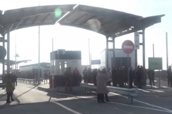 Под Херсоном с обсервации сбежали 17 вернувшихся из Крыма украинцев