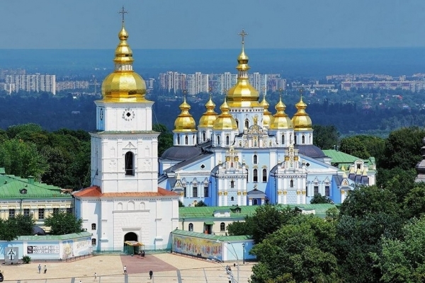 Благовещение-2020: Киево-Печерская Лавра провела литургию в закрытом режиме