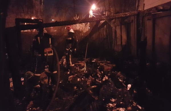 В Киеве погибли двое мужчин при пожаре на свалке мусора